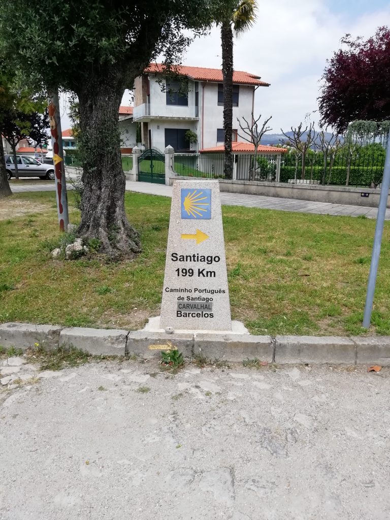 Caminho Portugues - Kilometerstein, noch 199 km bis Santiago