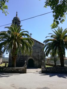 Caminho Portugues Tag 10 - Kirche, umgeben von Palmen